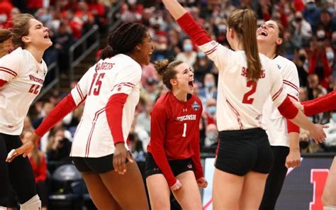 wisconsin volleyball team uncencored|UW police investigate private photos, video of volleyball team。